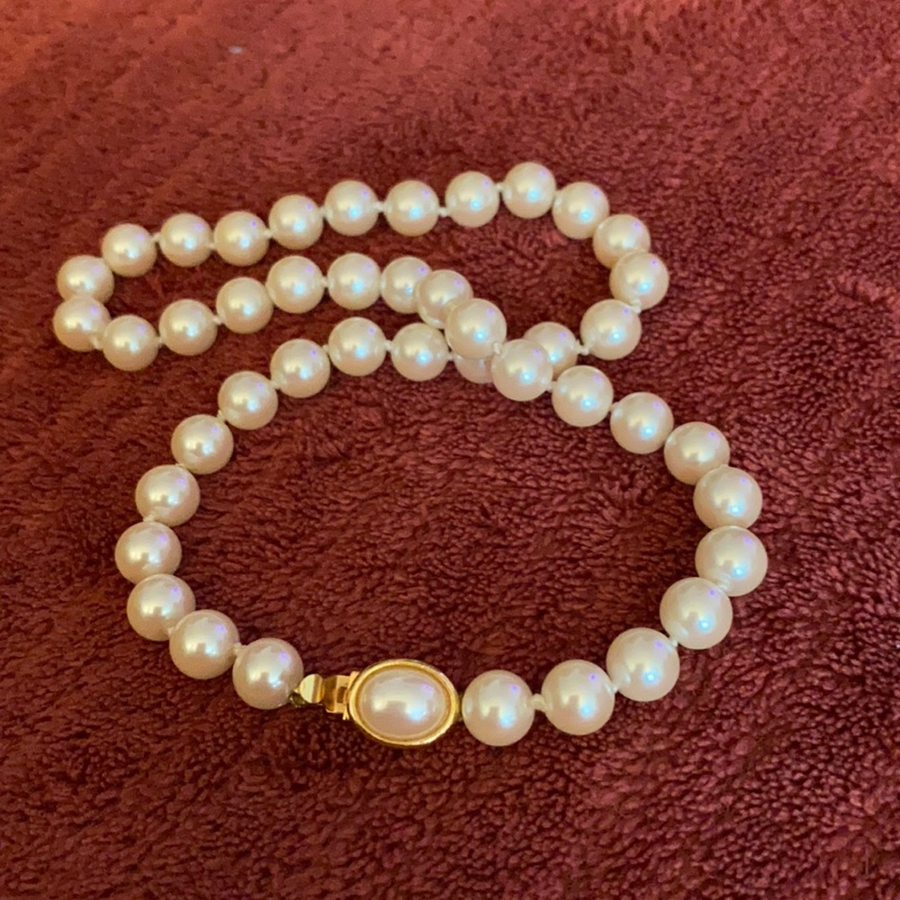 *NWOT* Notted pearl necklace